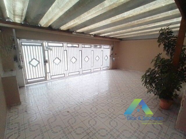 Sobrado à venda com 4 quartos, 192m² - Foto 2