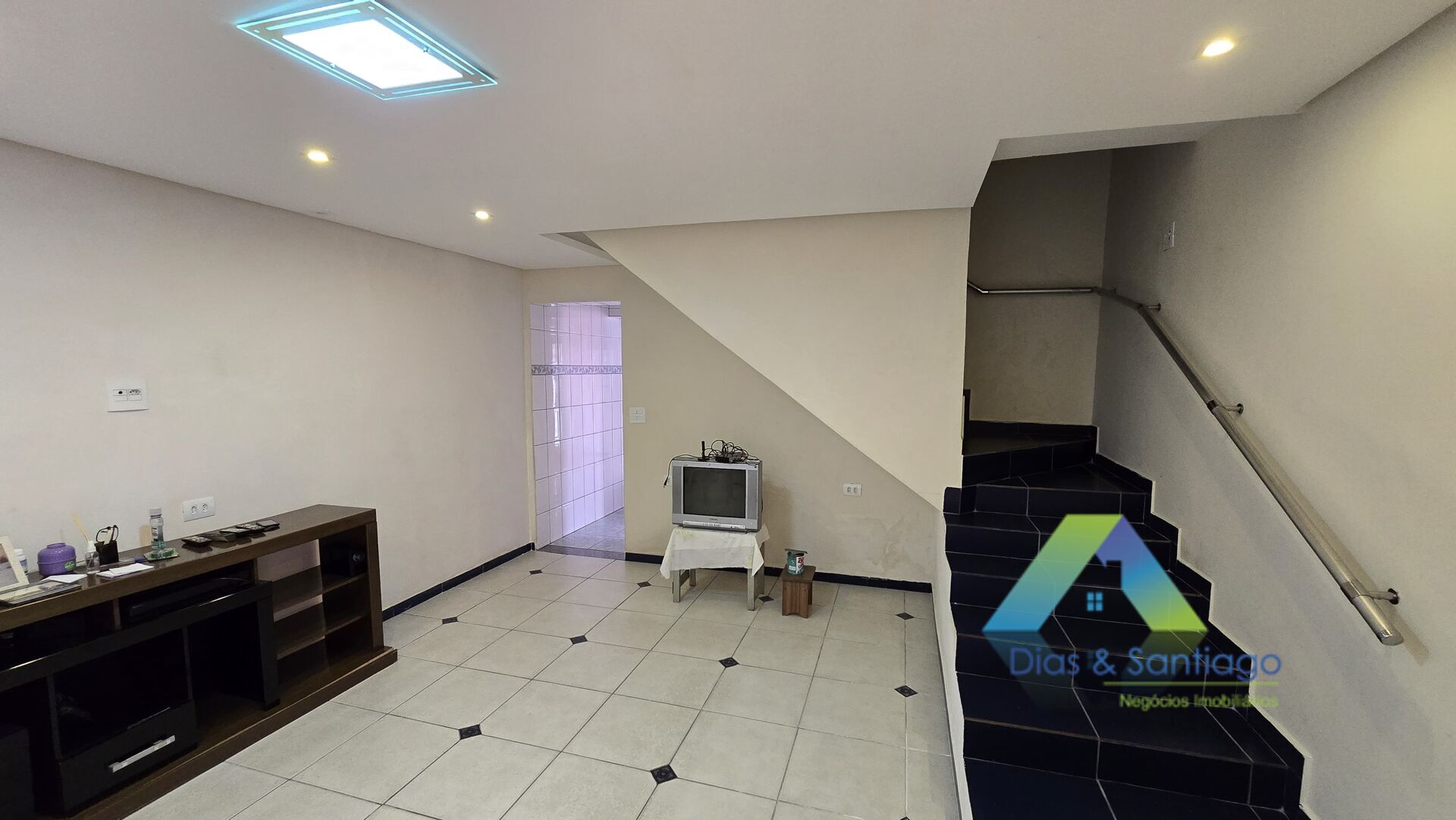 Sobrado à venda com 3 quartos, 185m² - Foto 4