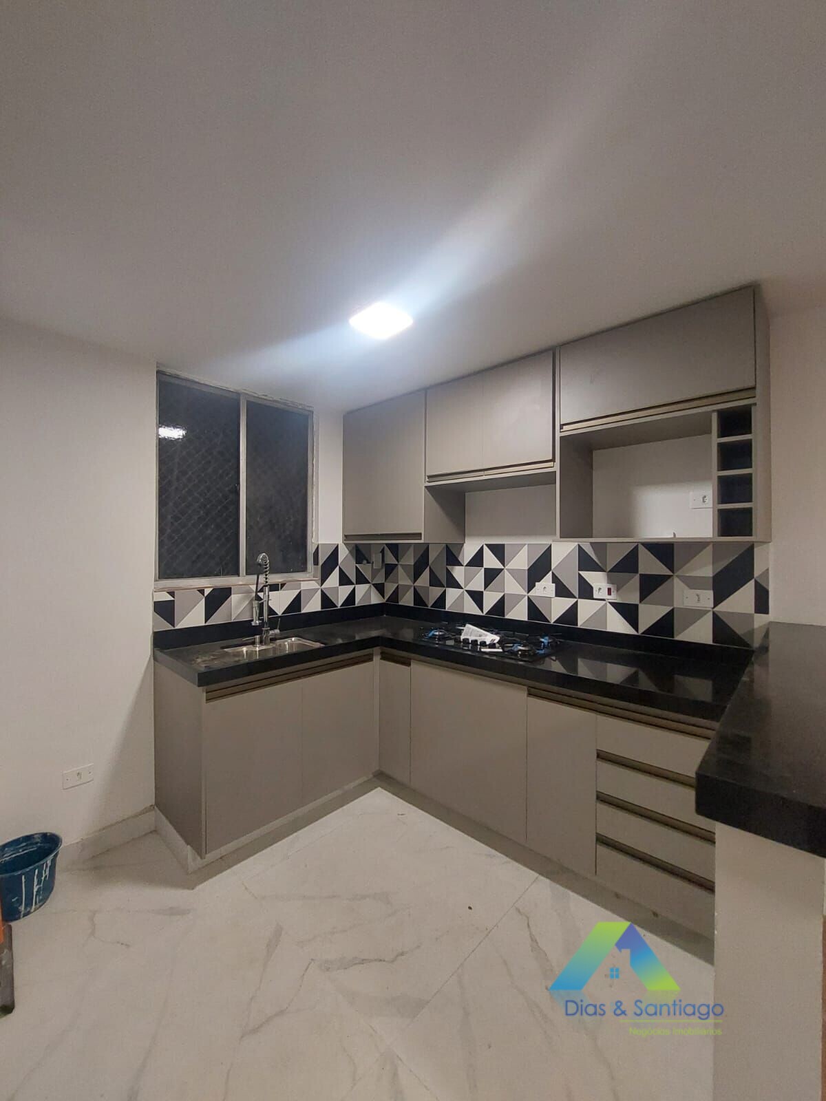 Apartamento à venda com 2 quartos, 52m² - Foto 1