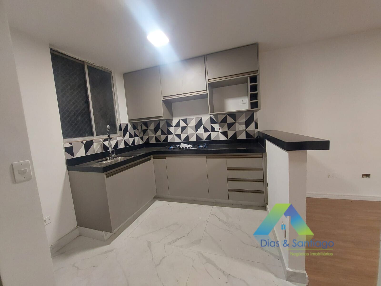 Apartamento à venda com 2 quartos, 52m² - Foto 2