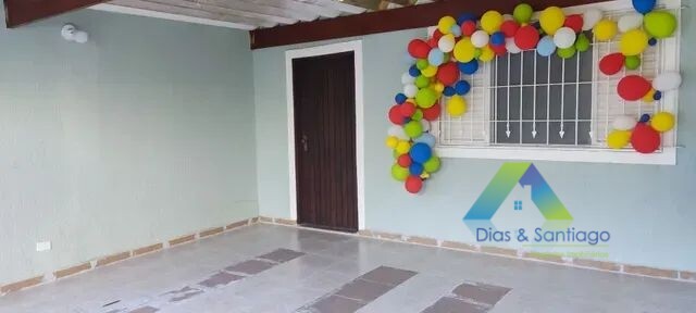 Casa à venda com 4 quartos, 170m² - Foto 2