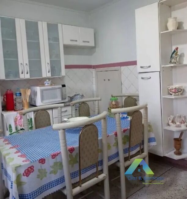 Casa à venda com 2 quartos, 180m² - Foto 17