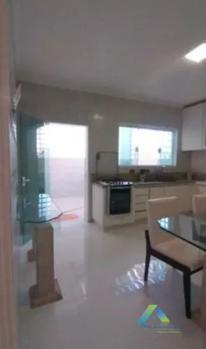 Sobrado à venda com 3 quartos, 200m² - Foto 2