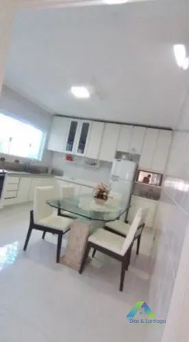 Sobrado à venda com 3 quartos, 200m² - Foto 1