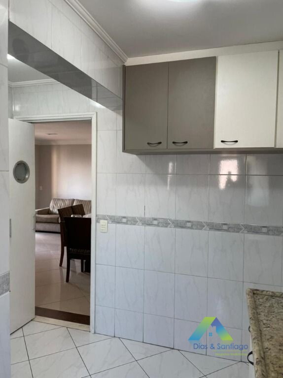 Apartamento à venda com 3 quartos, 71m² - Foto 2