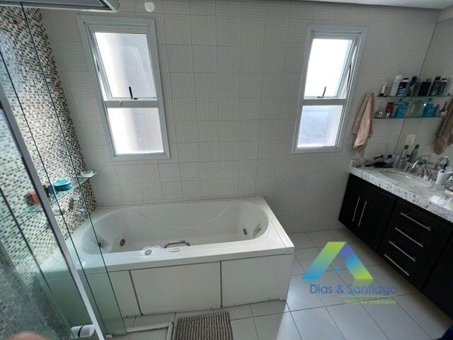 Apartamento à venda com 3 quartos, 137m² - Foto 18