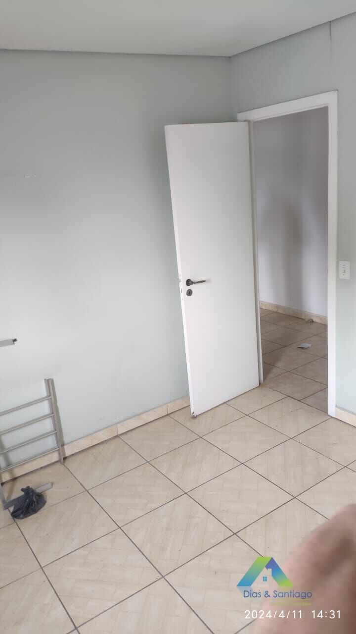 Casa para alugar com 2 quartos, 299m² - Foto 3