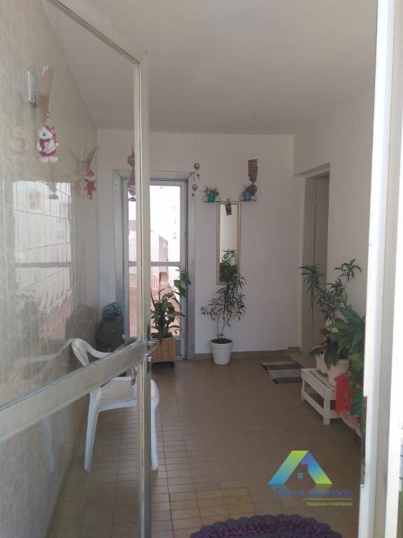 Sobrado à venda com 4 quartos, 180m² - Foto 3