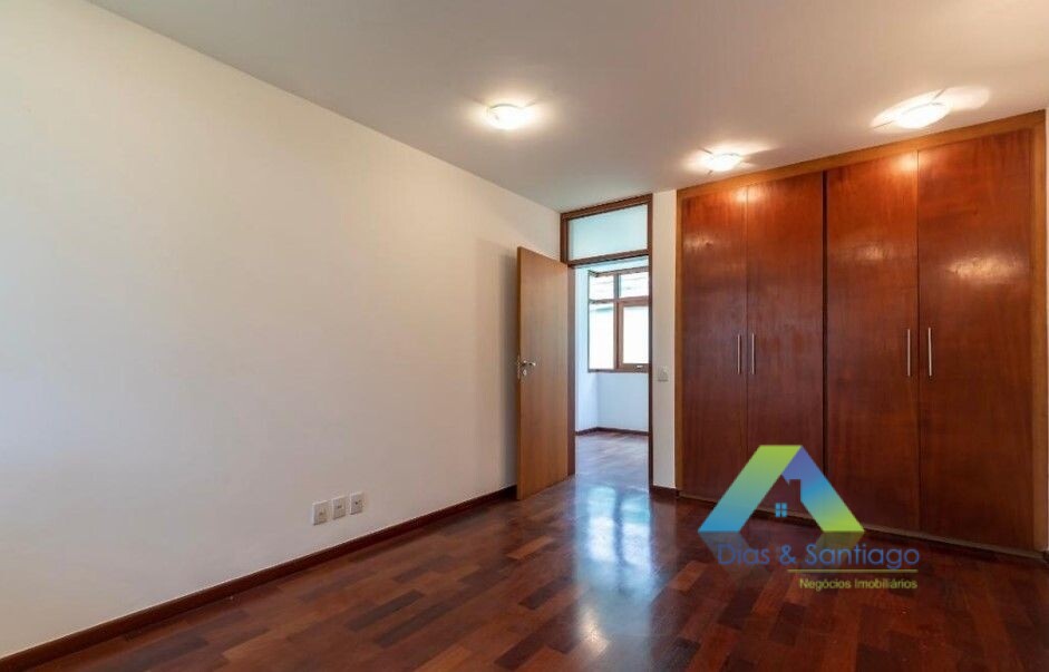 Casa à venda com 5 quartos, 700m² - Foto 22