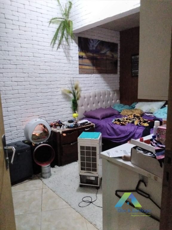 Sobrado à venda com 3 quartos, 290m² - Foto 1