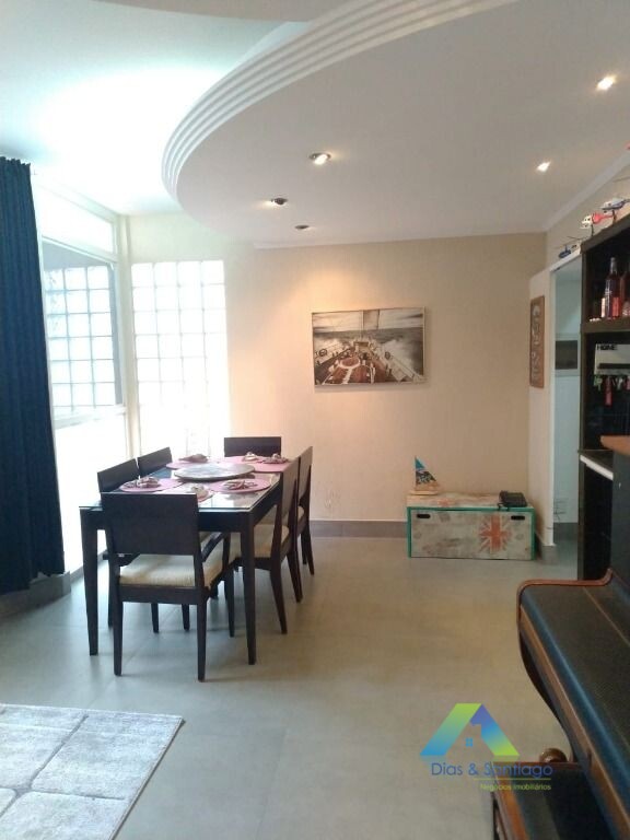 Casa à venda com 3 quartos, 180m² - Foto 1