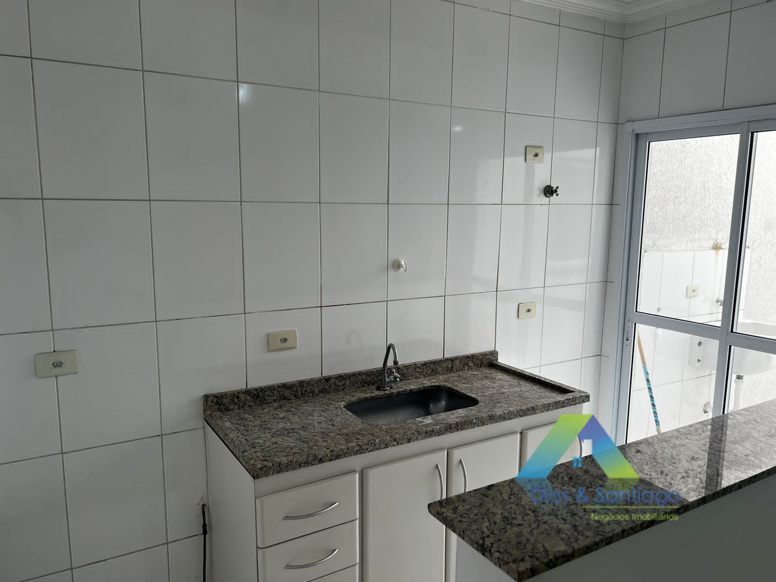 Apartamento à venda com 3 quartos, 74m² - Foto 2