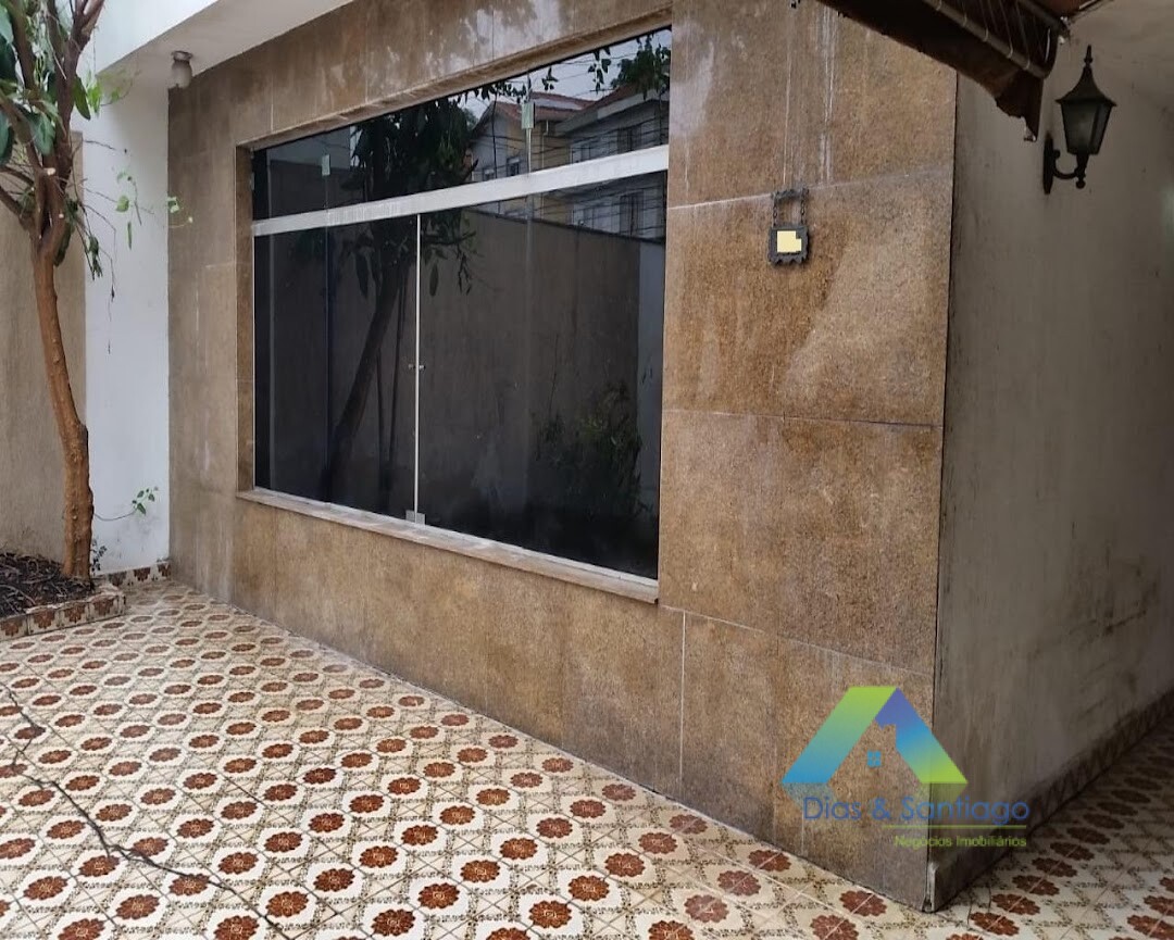 Sobrado à venda com 4 quartos, 365m² - Foto 1