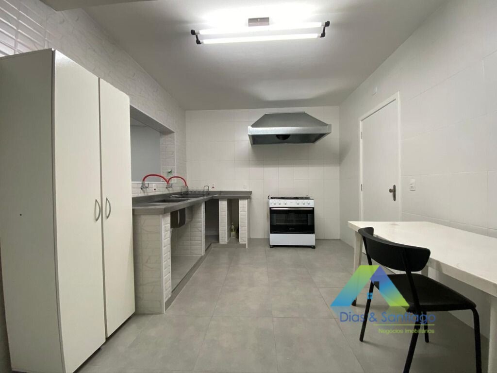 Sobrado à venda com 4 quartos, 200m² - Foto 14