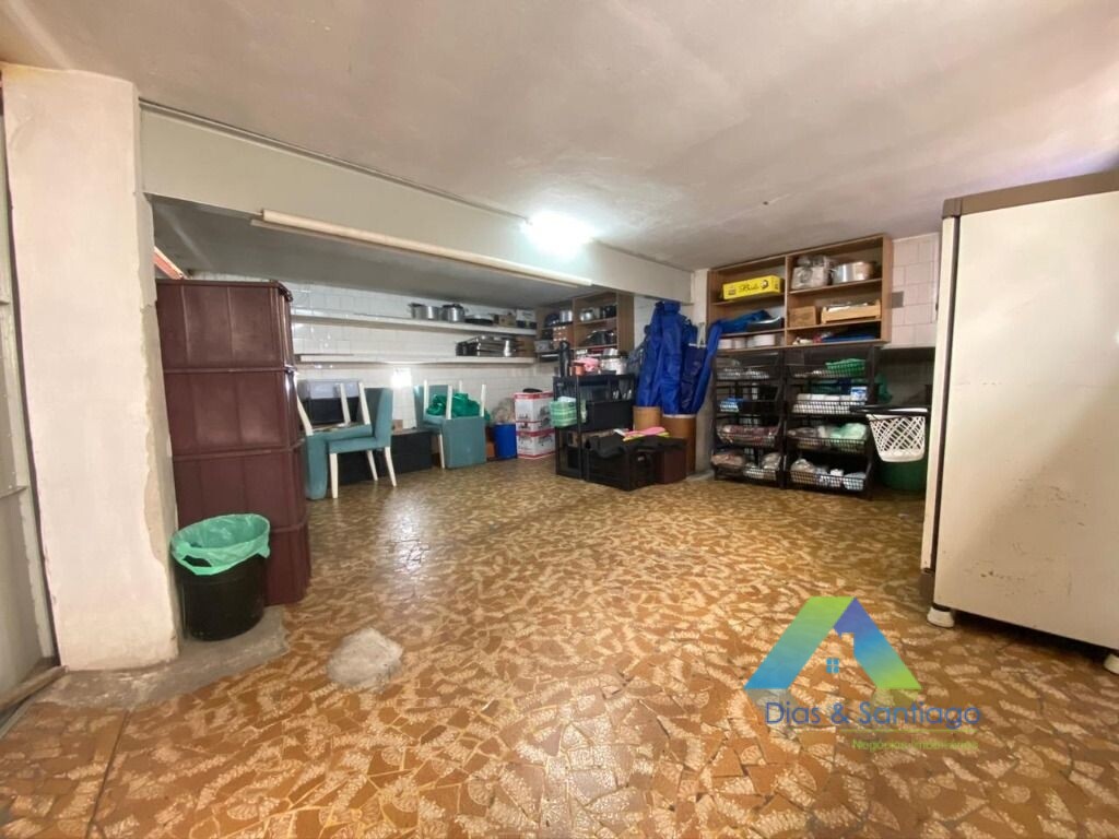 Sobrado à venda com 4 quartos, 200m² - Foto 24