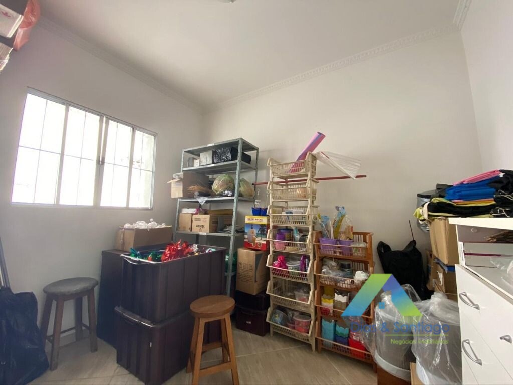 Sobrado à venda com 4 quartos, 200m² - Foto 10