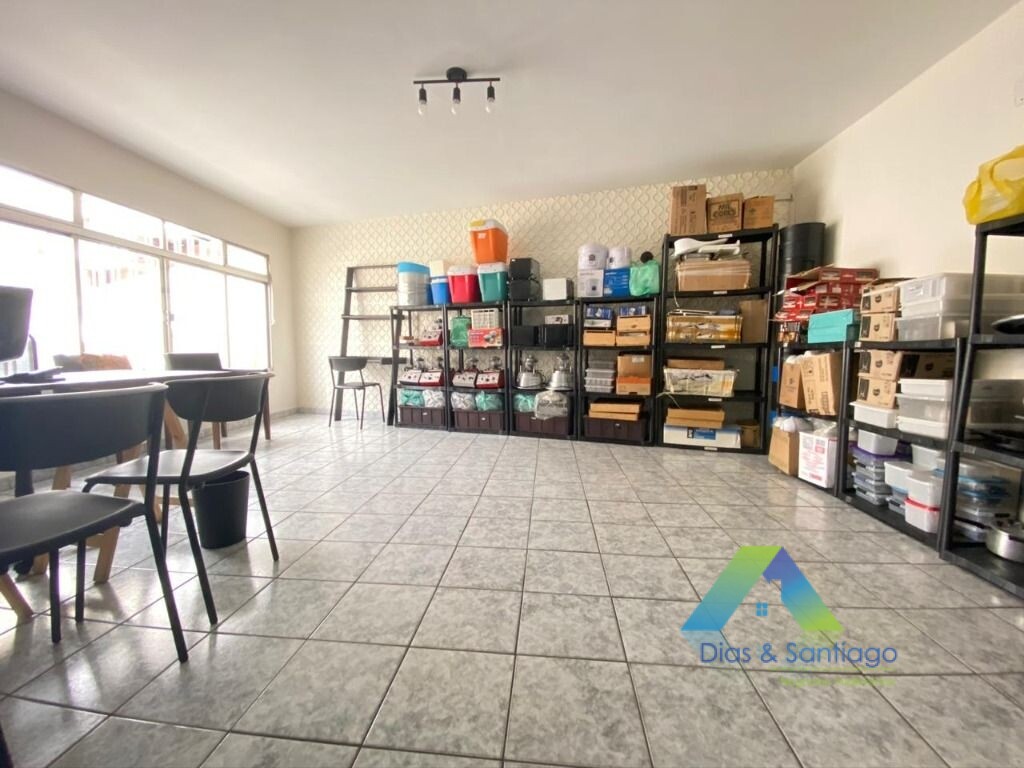 Sobrado à venda com 4 quartos, 200m² - Foto 12