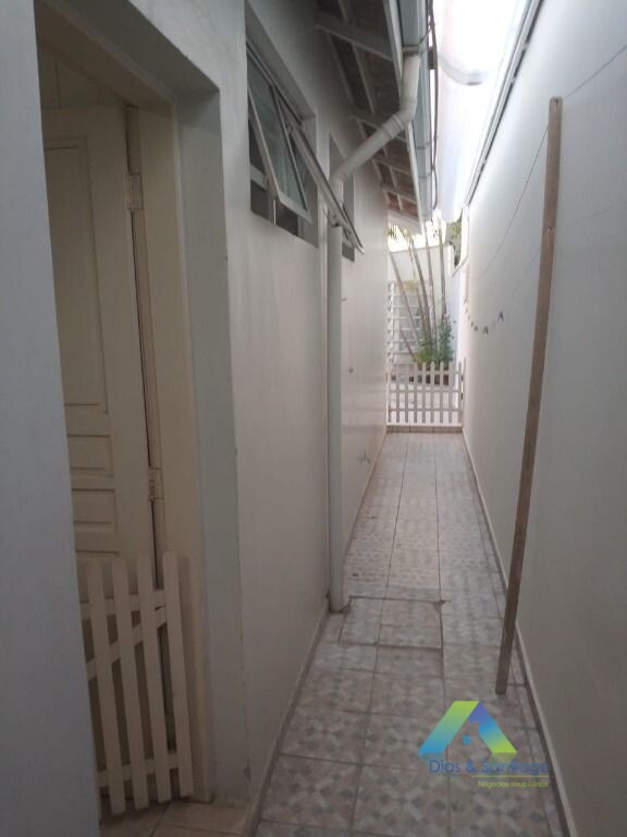 Sobrado à venda com 2 quartos, 210m² - Foto 30