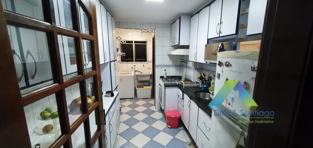 Apartamento à venda com 2 quartos, 62m² - Foto 11