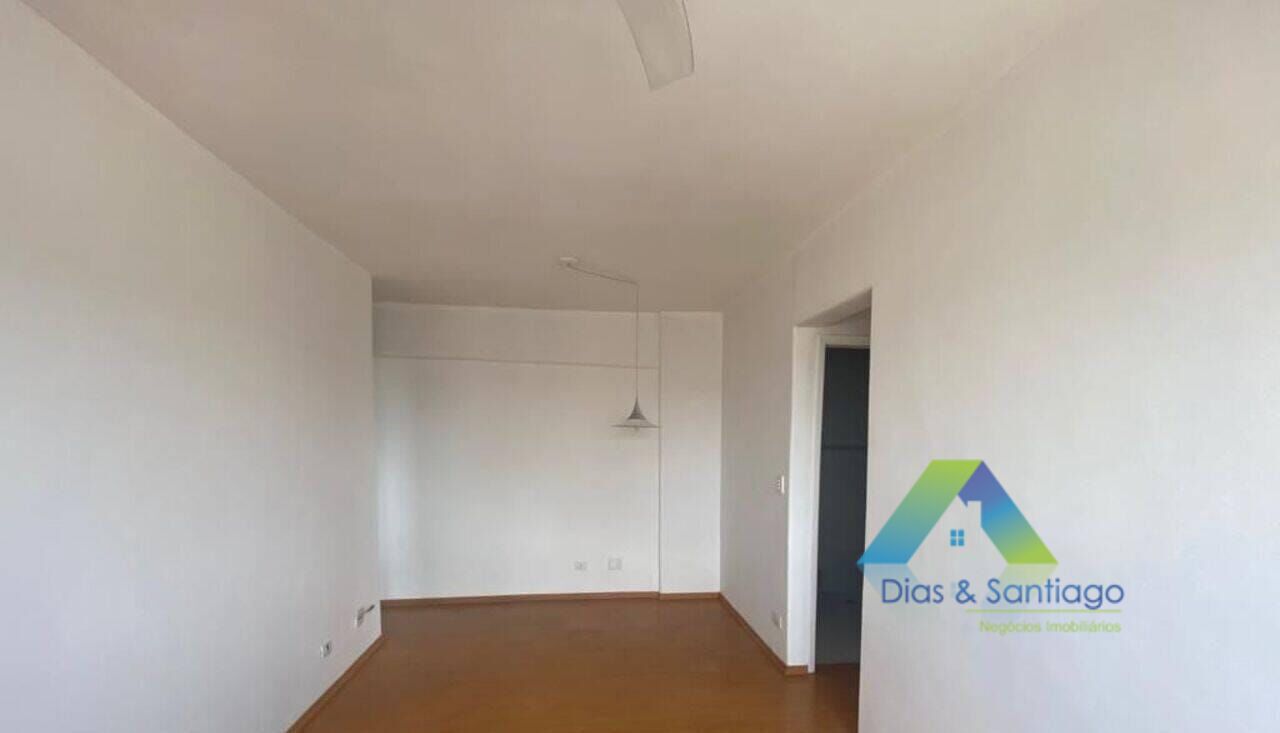 Apartamento à venda com 2 quartos, 62m² - Foto 4