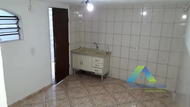 Casa à venda com 5 quartos, 200m² - Foto 11