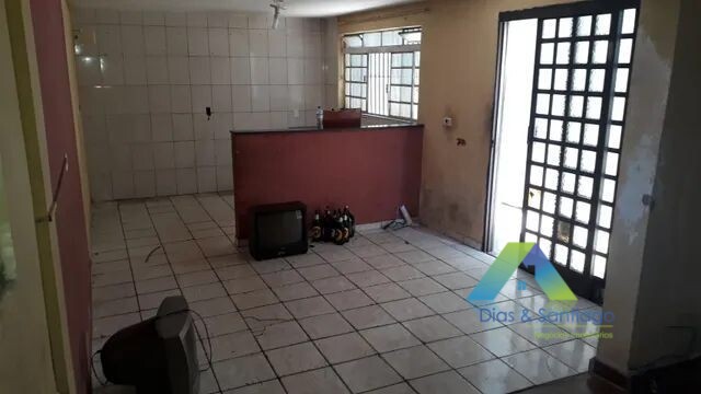 Casa à venda com 5 quartos, 200m² - Foto 19