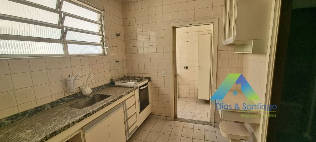 Apartamento à venda com 2 quartos, 70m² - Foto 2