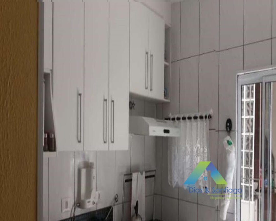 Sobrado à venda com 3 quartos, 160m² - Foto 3