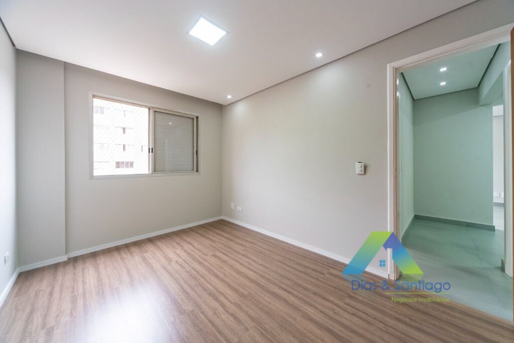 Apartamento à venda com 2 quartos, 60m² - Foto 13