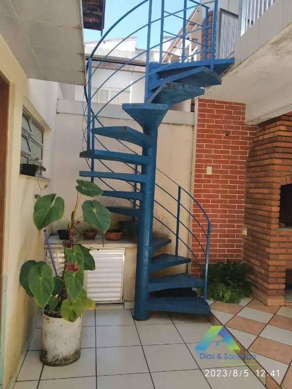 Sobrado à venda com 3 quartos, 200m² - Foto 55