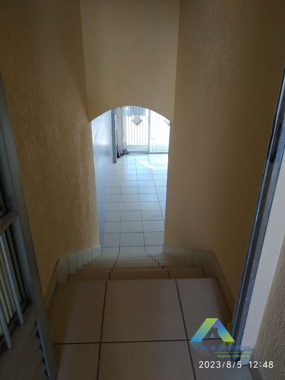 Sobrado à venda com 3 quartos, 200m² - Foto 3