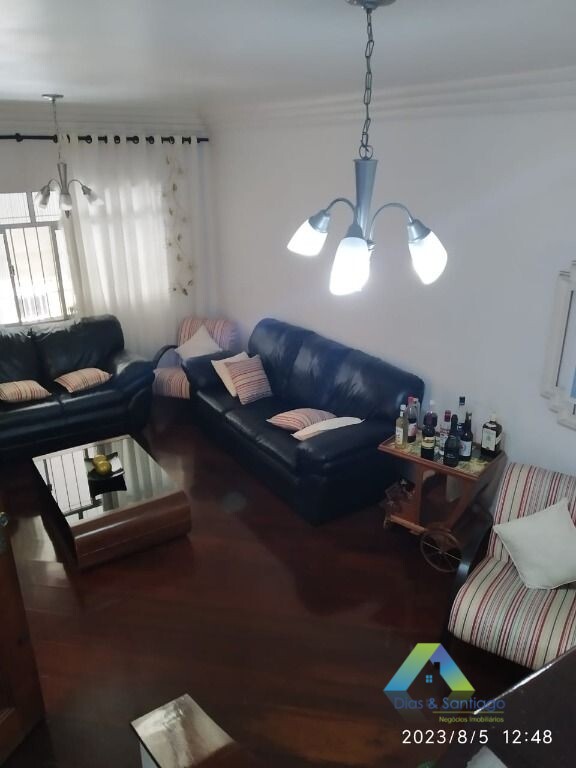 Sobrado à venda com 3 quartos, 200m² - Foto 1