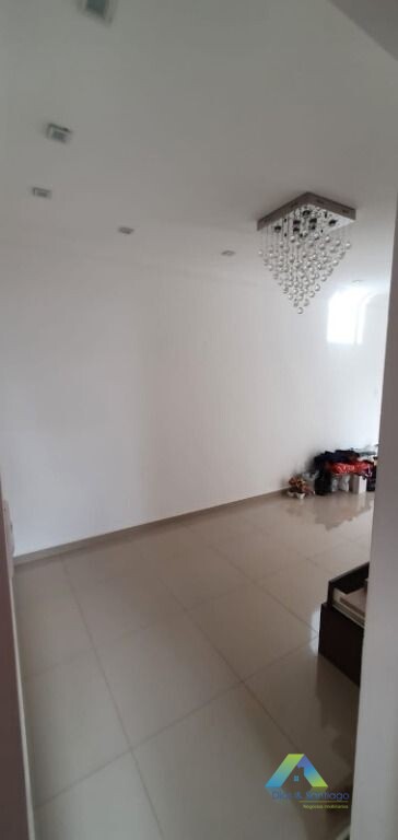 Apartamento à venda com 2 quartos, 80m² - Foto 7