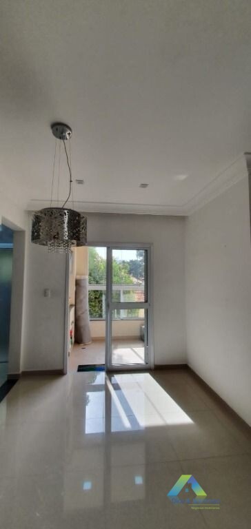 Apartamento à venda com 2 quartos, 80m² - Foto 2