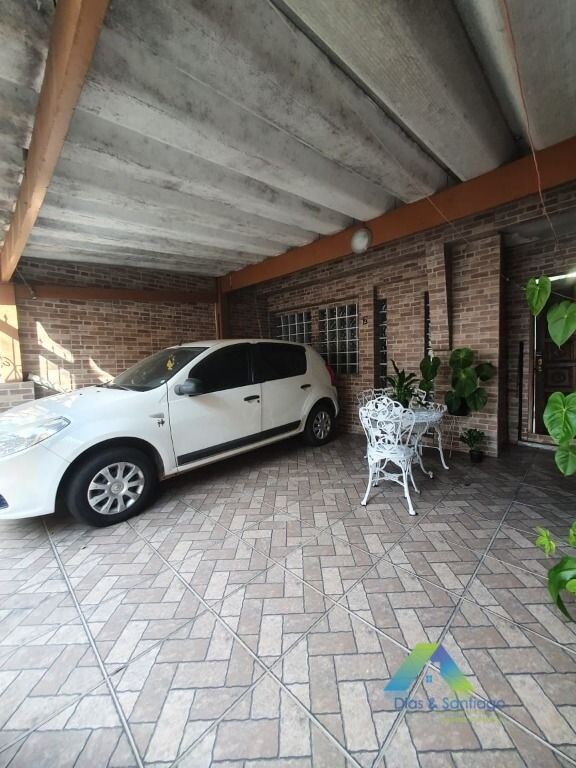 Sobrado à venda com 4 quartos, 160m² - Foto 1