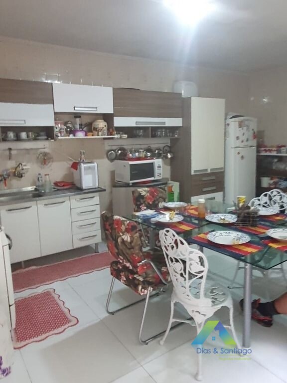 Sobrado à venda com 4 quartos, 160m² - Foto 2