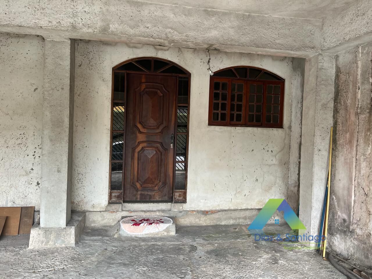 Sobrado à venda com 6 quartos, 240m² - Foto 1