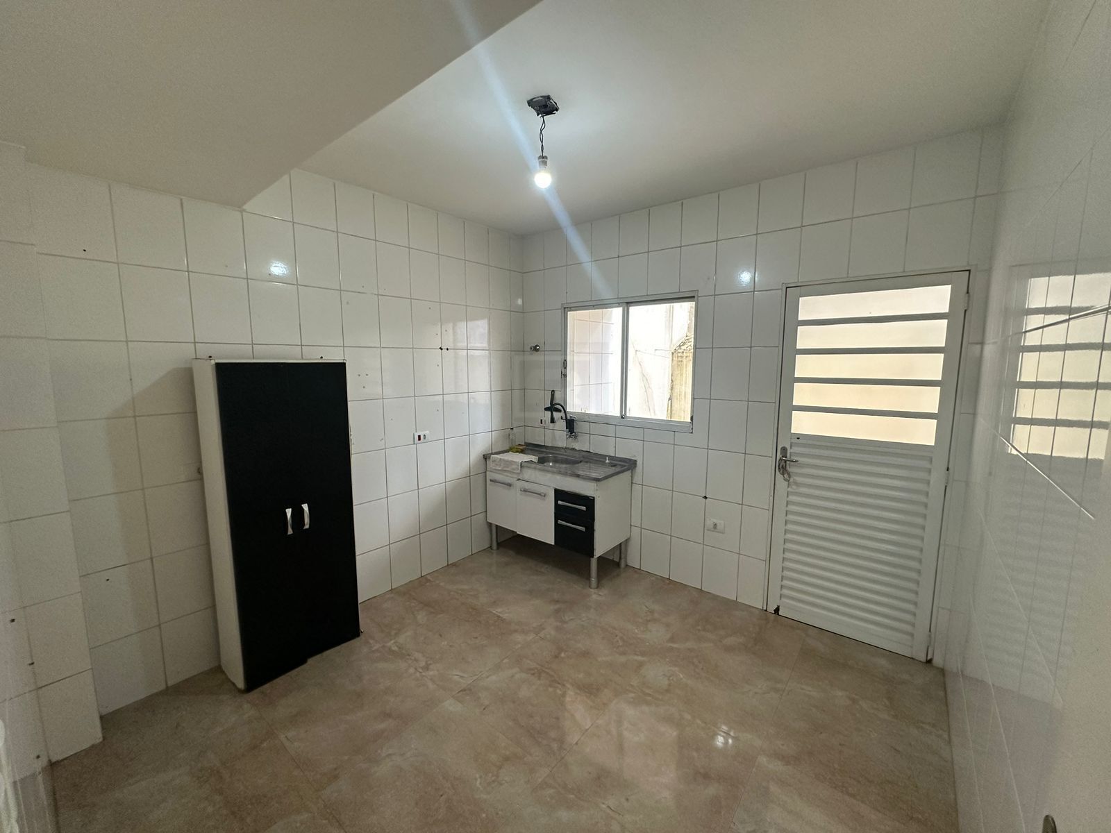 Casa à venda com 2 quartos, 70m² - Foto 7