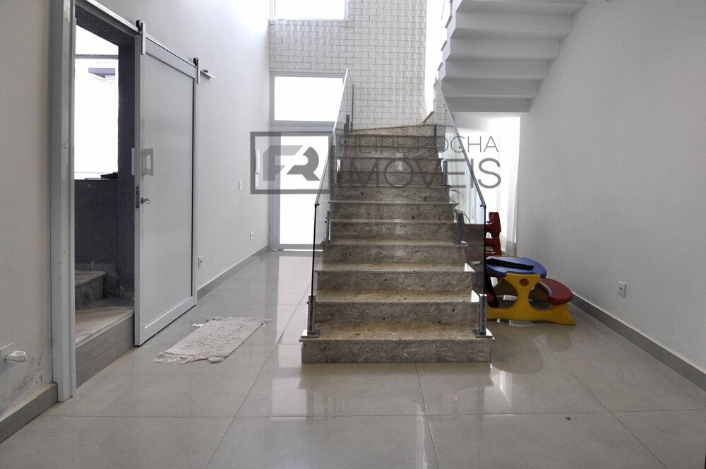 Casa à venda com 3 quartos, 252m² - Foto 8