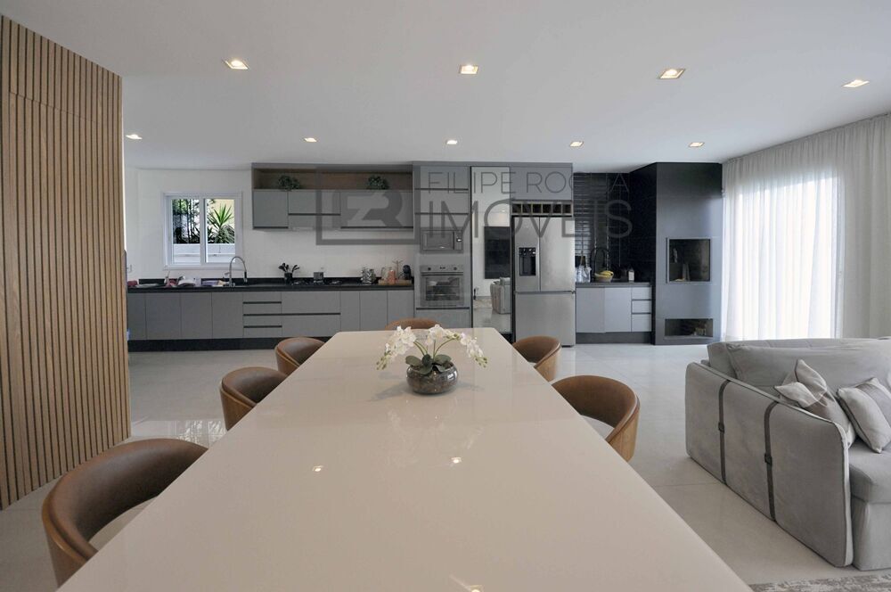 Casa à venda com 3 quartos, 252m² - Foto 9