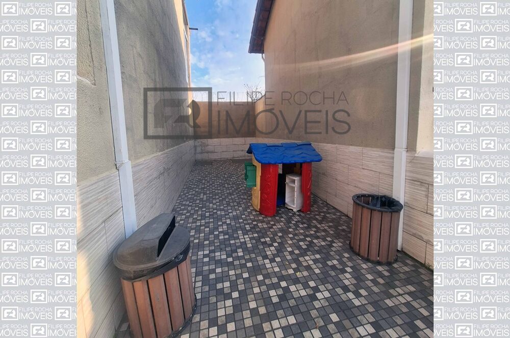 Casa à venda com 2 quartos, 70m² - Foto 5
