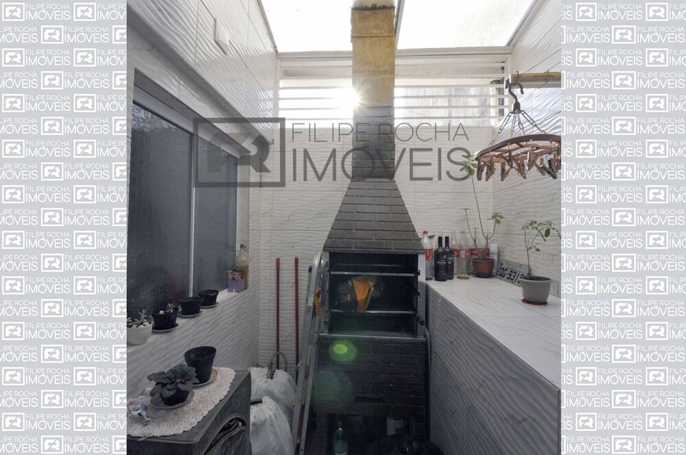 Casa à venda com 2 quartos, 70m² - Foto 17