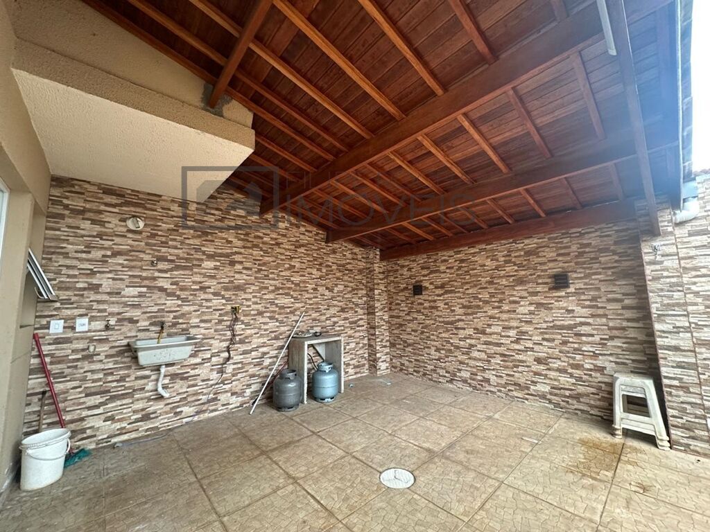 Casa para alugar com 3 quartos, 80m² - Foto 11