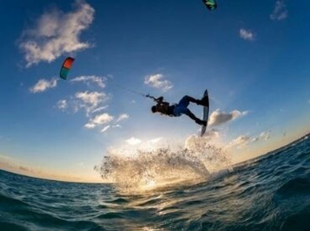 Kitesurf: Itanhaém é ideal para a prática