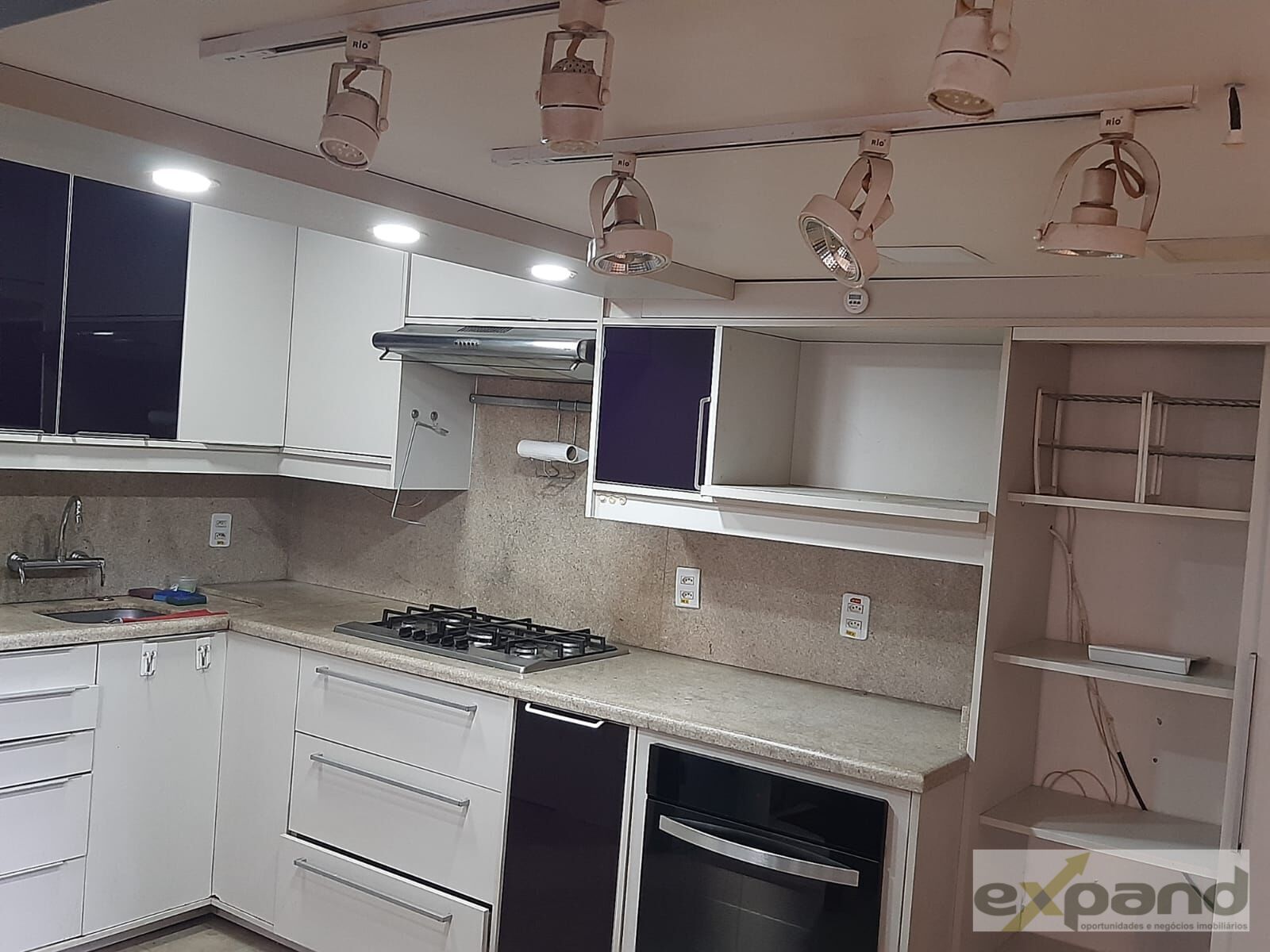 Apartamento à venda com 3 quartos, 83m² - Foto 7