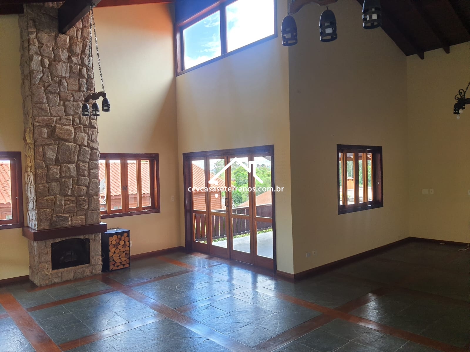 Casa de Condomínio à venda, 300m² - Foto 1