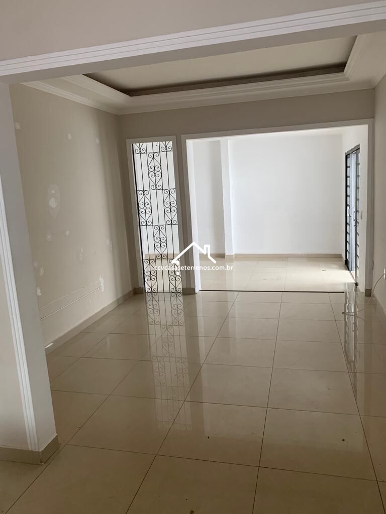 Casa à venda com 4 quartos, 190m² - Foto 4