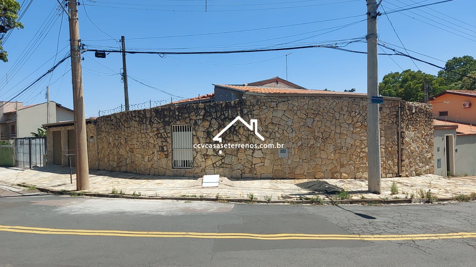 Casa à venda com 4 quartos, 190m² - Foto 1