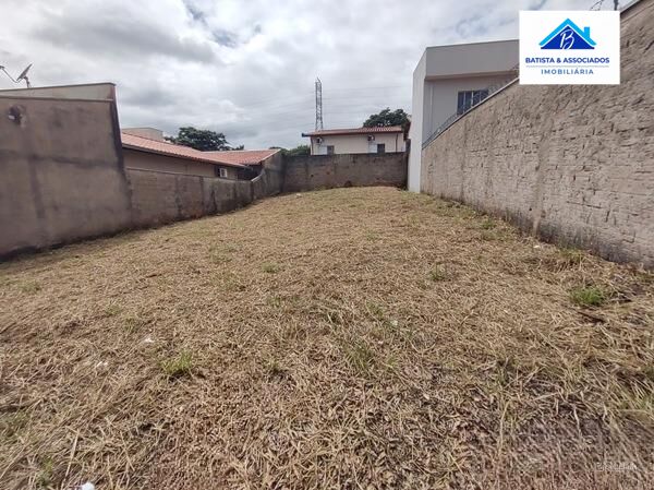 Terreno à venda, 250m² - Foto 1