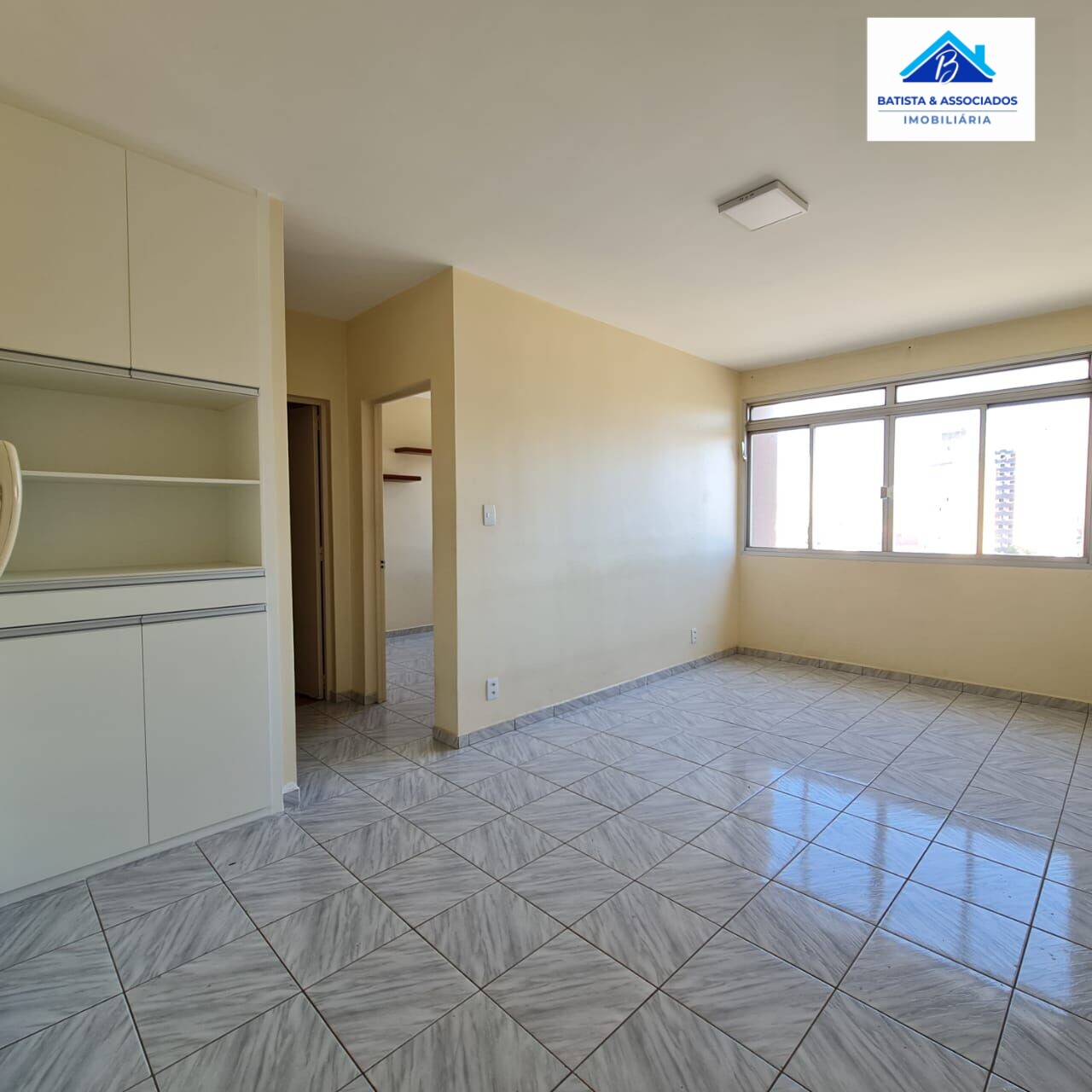 Apartamento à venda com 1 quarto, 55m² - Foto 2